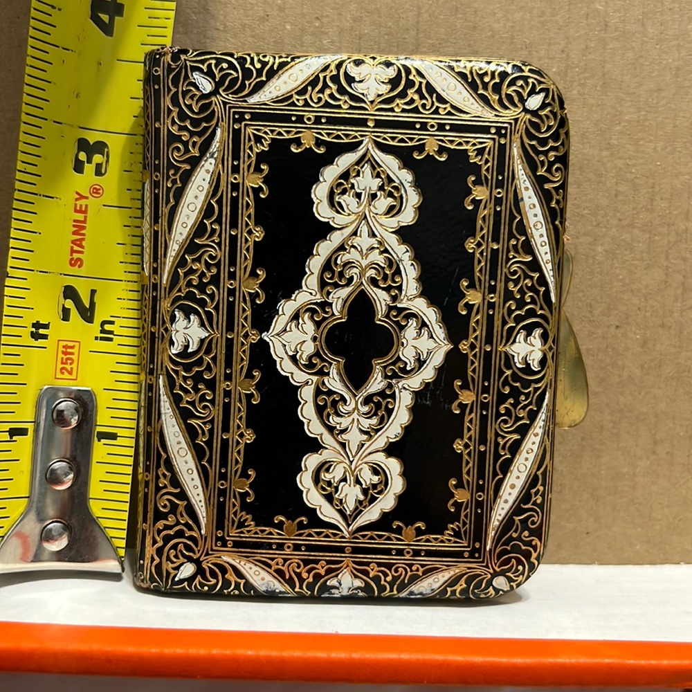 LEATHER COIN PURSE